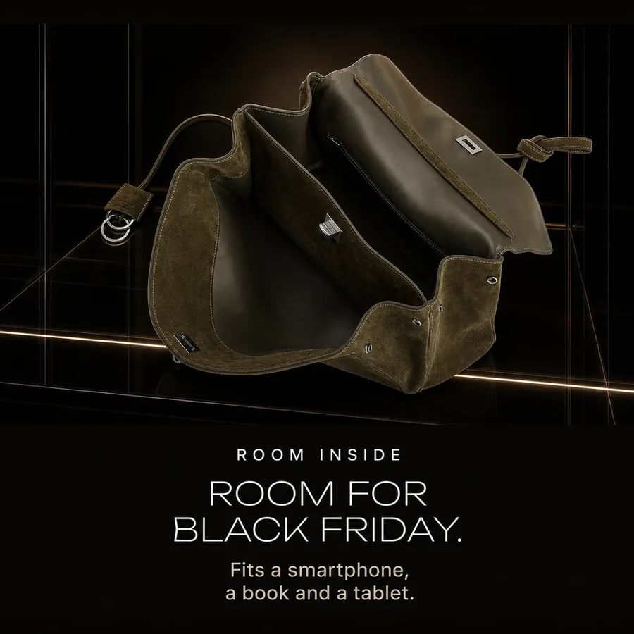 Room for Black Friday: the Rodeo fits a smartphone, a book and a tablet.